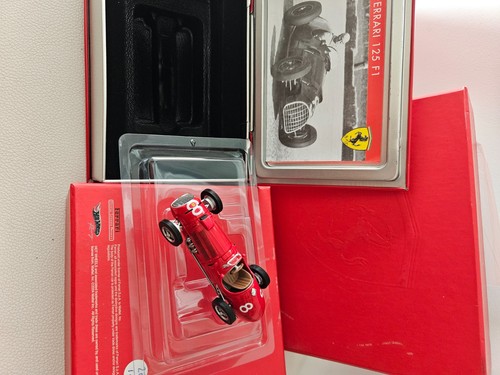 Caja libro colección - 1/43,